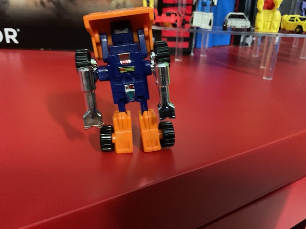 Transformers G1 Huffer - Hasbro (Transformers) (Transformers G1) action figure collectible - Main Image 3