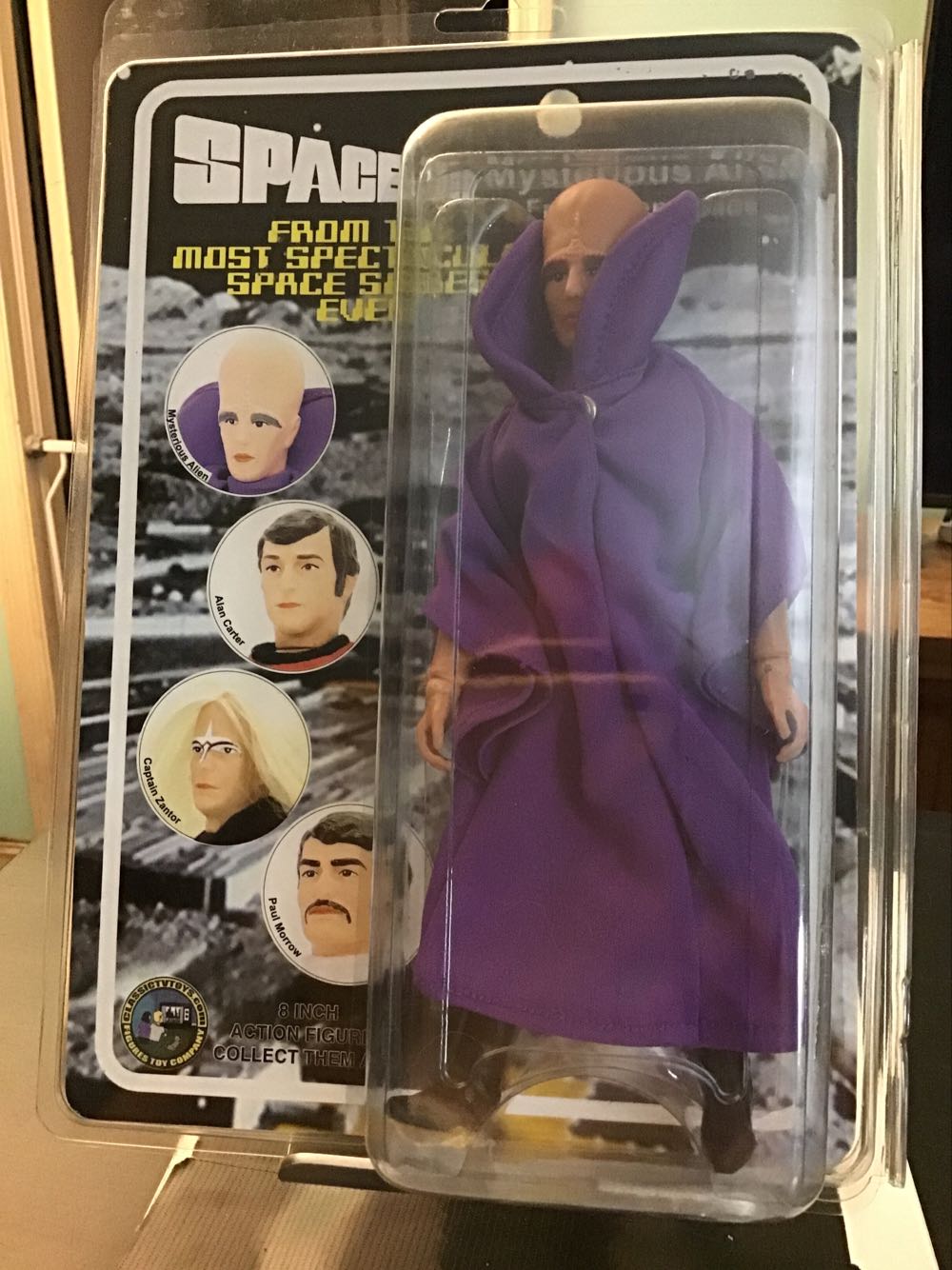 SPACE 1999 Mysterious Alien - Classic TV Toys (Space 1999) action figure collectible [Barcode 200400123785] - Main Image 1