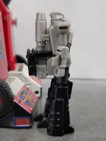 Nightstick With Artfire MP-37 Targetmaster  - Hasbro (Masterpiece 1987) action figure collectible - Main Image 2