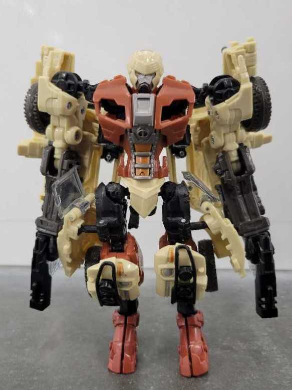 Fallback - Hasbro (Reveal The Shield) action figure collectible - Main Image 2