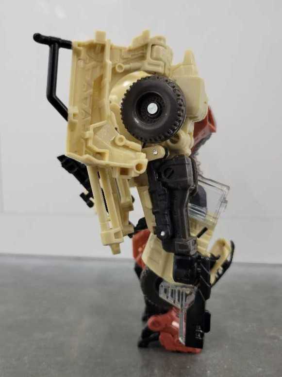 Fallback - Hasbro (Reveal The Shield) action figure collectible - Main Image 3