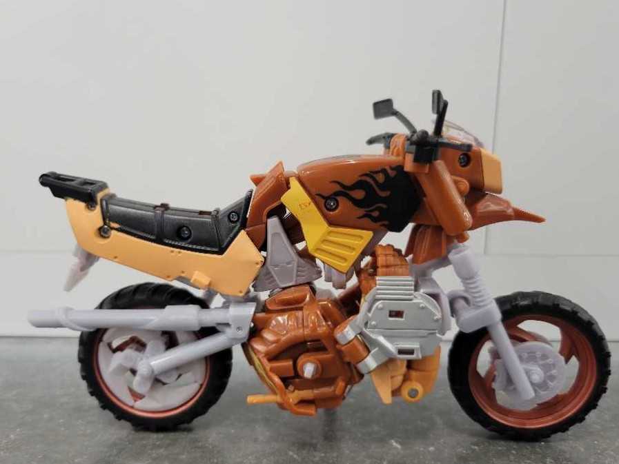 Wreck Gar Wreck-Gar Vehicle Mode - Hasbro (Reveal The Shield) action figure collectible - Main Image 3