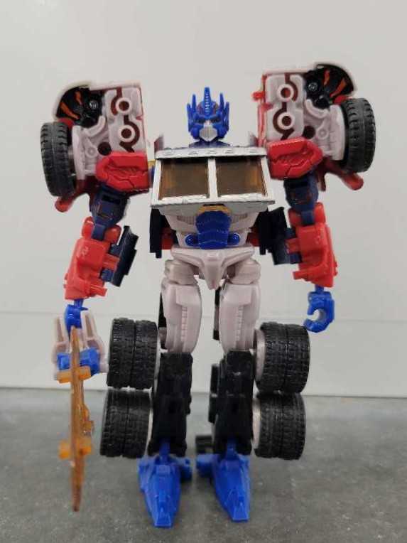 Optimus Prime Laser 2nd Robot Mode - Hasbro (Reveal The Shield) action figure collectible - Main Image 2