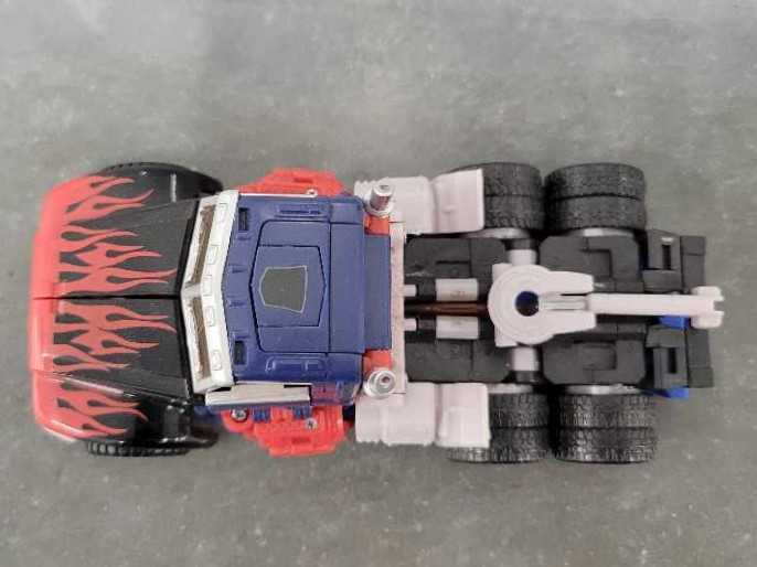 Optimus Prime Laser 3rd Truck Mode - Hasbro (Reveal The Shield) action figure collectible - Main Image 2
