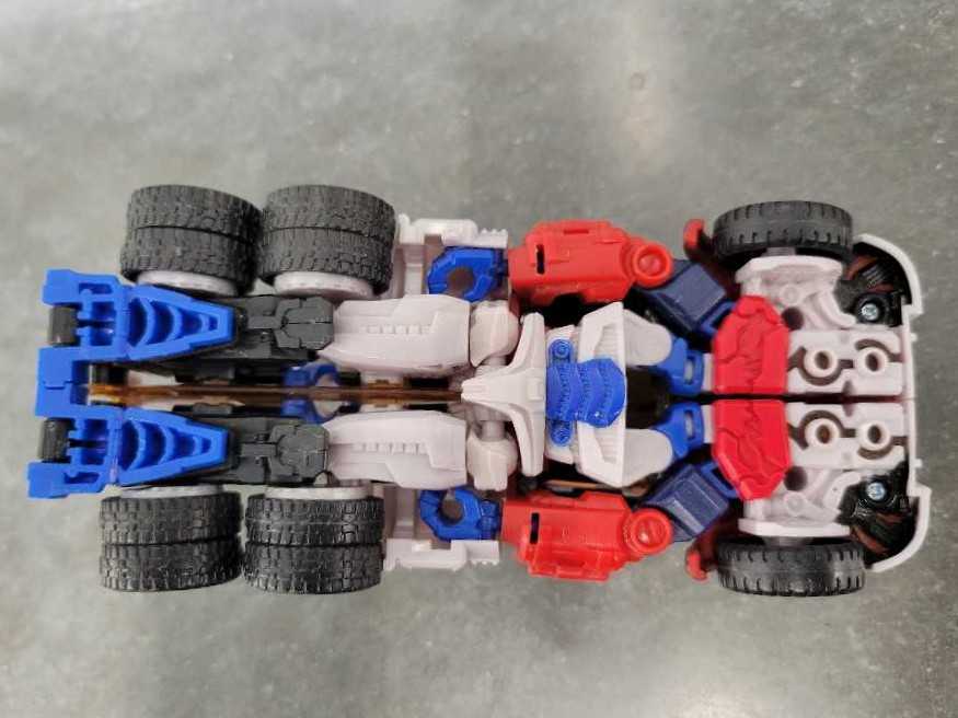 Optimus Prime Laser 3rd Truck Mode - Hasbro (Reveal The Shield) action figure collectible - Main Image 4