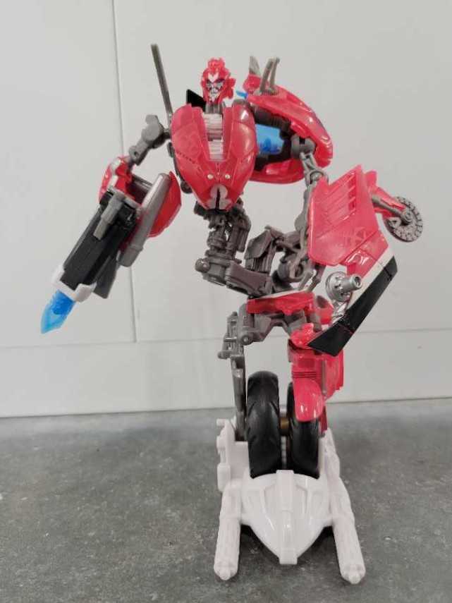 Arcee Target - Hasbro (Dark Of The Moon) action figure collectible - Main Image 2