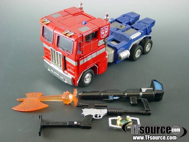 Optimus Prime: Masterpiece - Hasbro/Takara (Classics) action figure collectible - Main Image 2