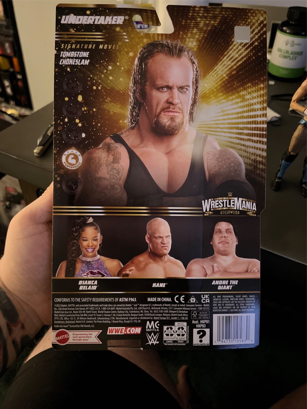 Undertaker (Basic) - Mattel (WWE) (Wrestlemania Hollywood) action figure collectible [Barcode 194735105830] - Main Image 2