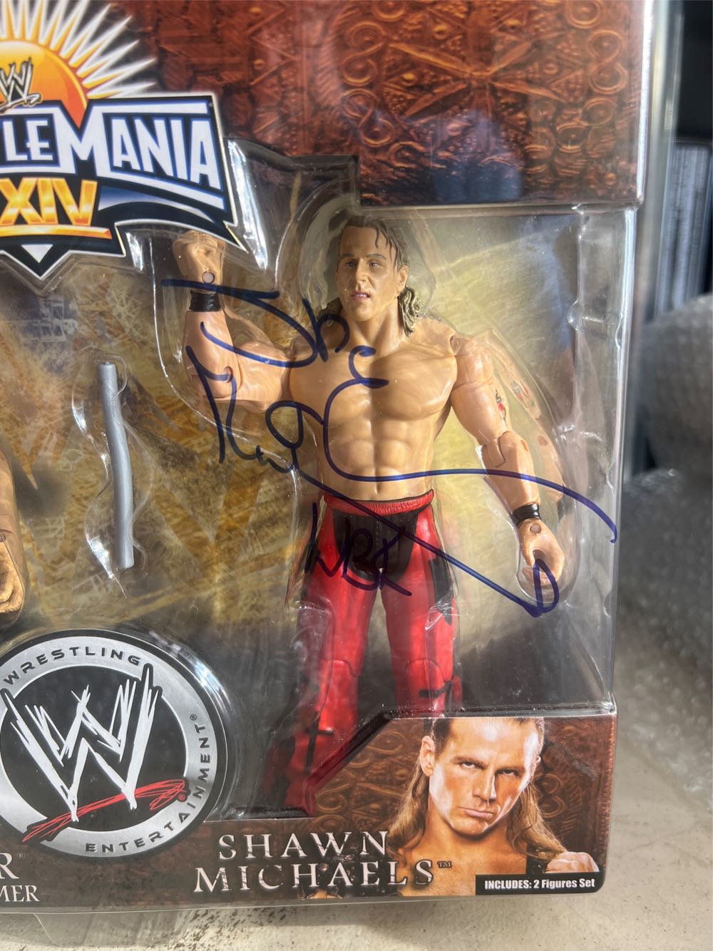 Wwe Wrestling Road To Wrestlemania 24 Flair V Michael’s Autographed  action figure collectible [Barcode 039897936864] - Main Image 2
