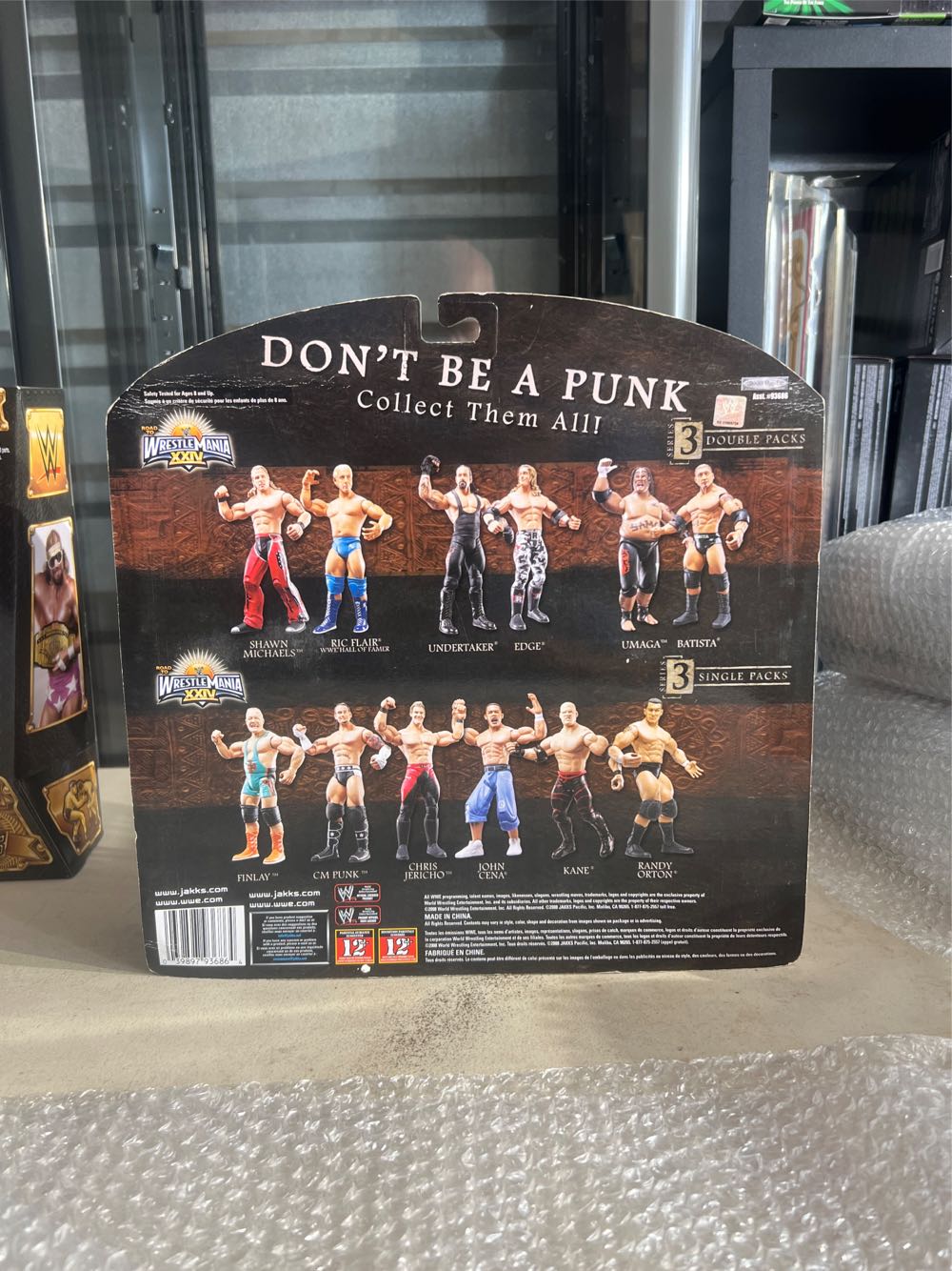 Wwe Wrestling Road To Wrestlemania 24 Flair V Michael’s Autographed  action figure collectible [Barcode 039897936864] - Main Image 3