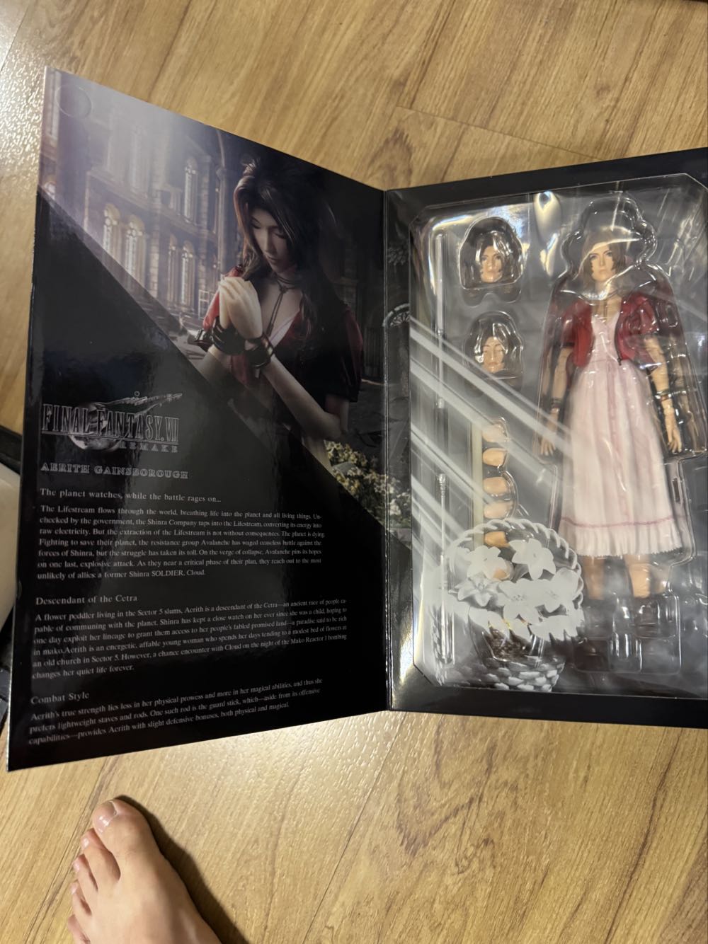 Aerith Gainsborough Square Enix Final Fantasy Vii Remake Play Arts Kai - Square Enix Play Arts (Final Fantasy VII) action figure collectible [Barcode 4988601348683] - Main Image 3