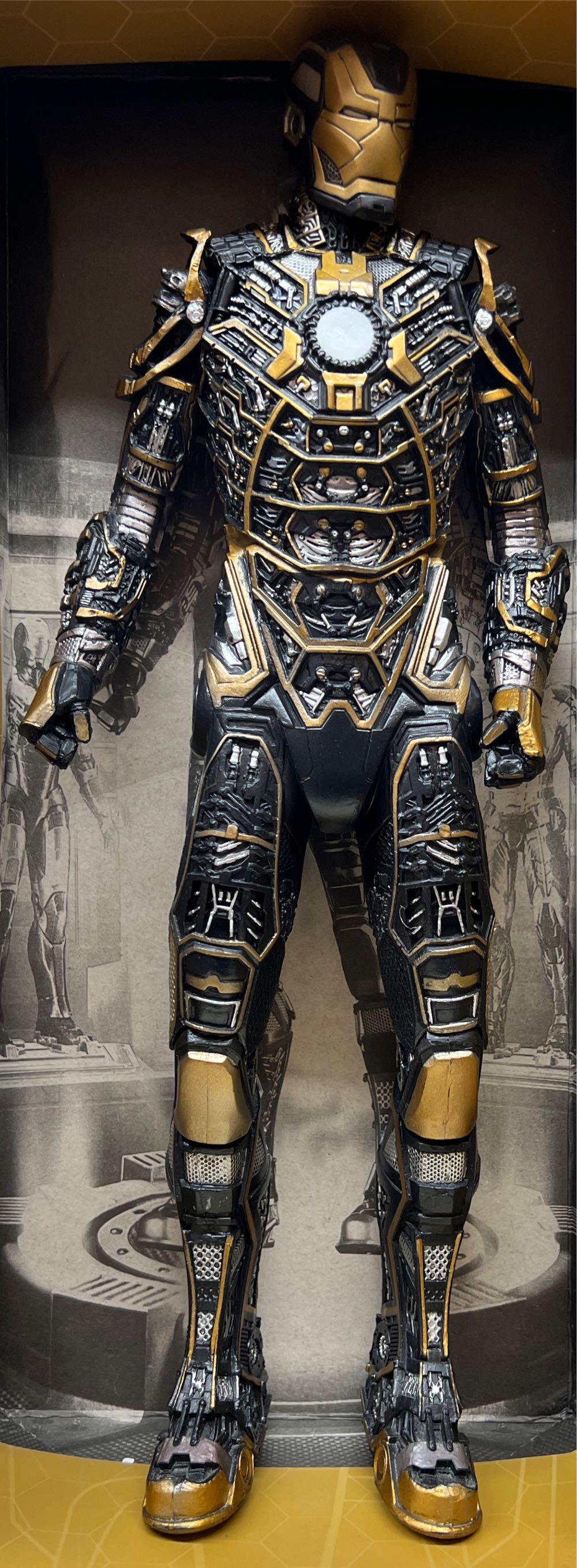 Crazy Toys Iron Man 1/6 Mark 41 (XLI) Bones Black - Crazy Toys (Iron Man) action figure collectible [Barcode 859244578123] - Main Image 2