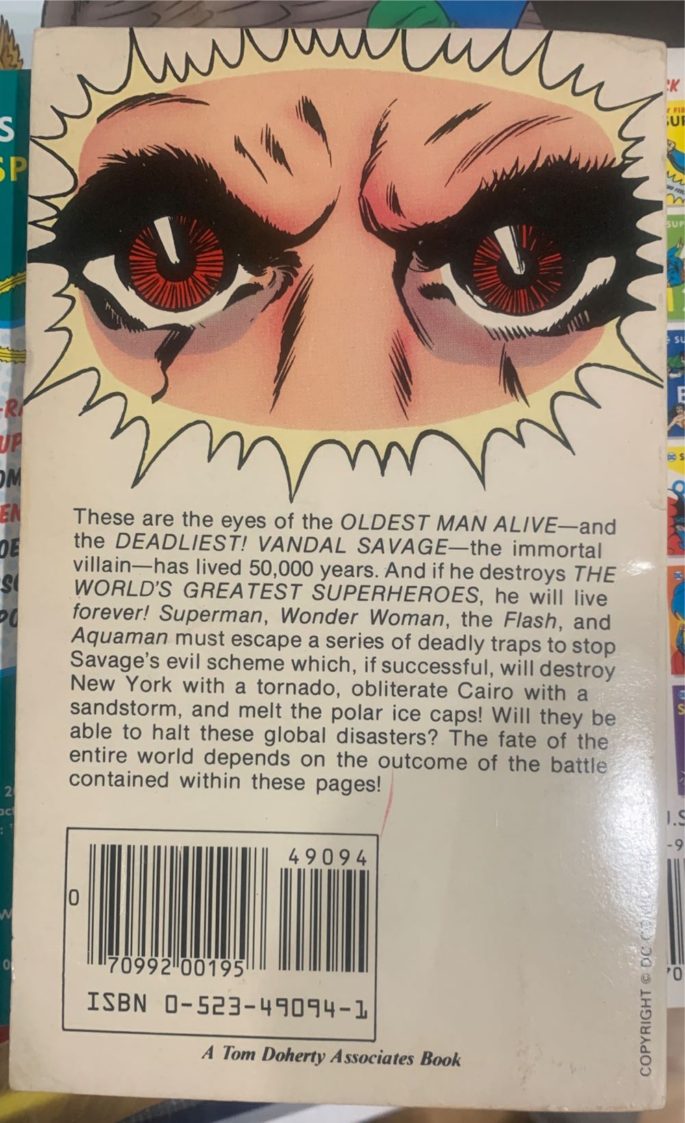 Superman  action figure collectible [Barcode 070992001958] - Main Image 2