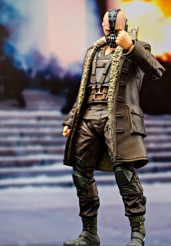 Mafex No. 052 - Medicom (The Dark Knight Rises) action figure collectible - Main Image 2