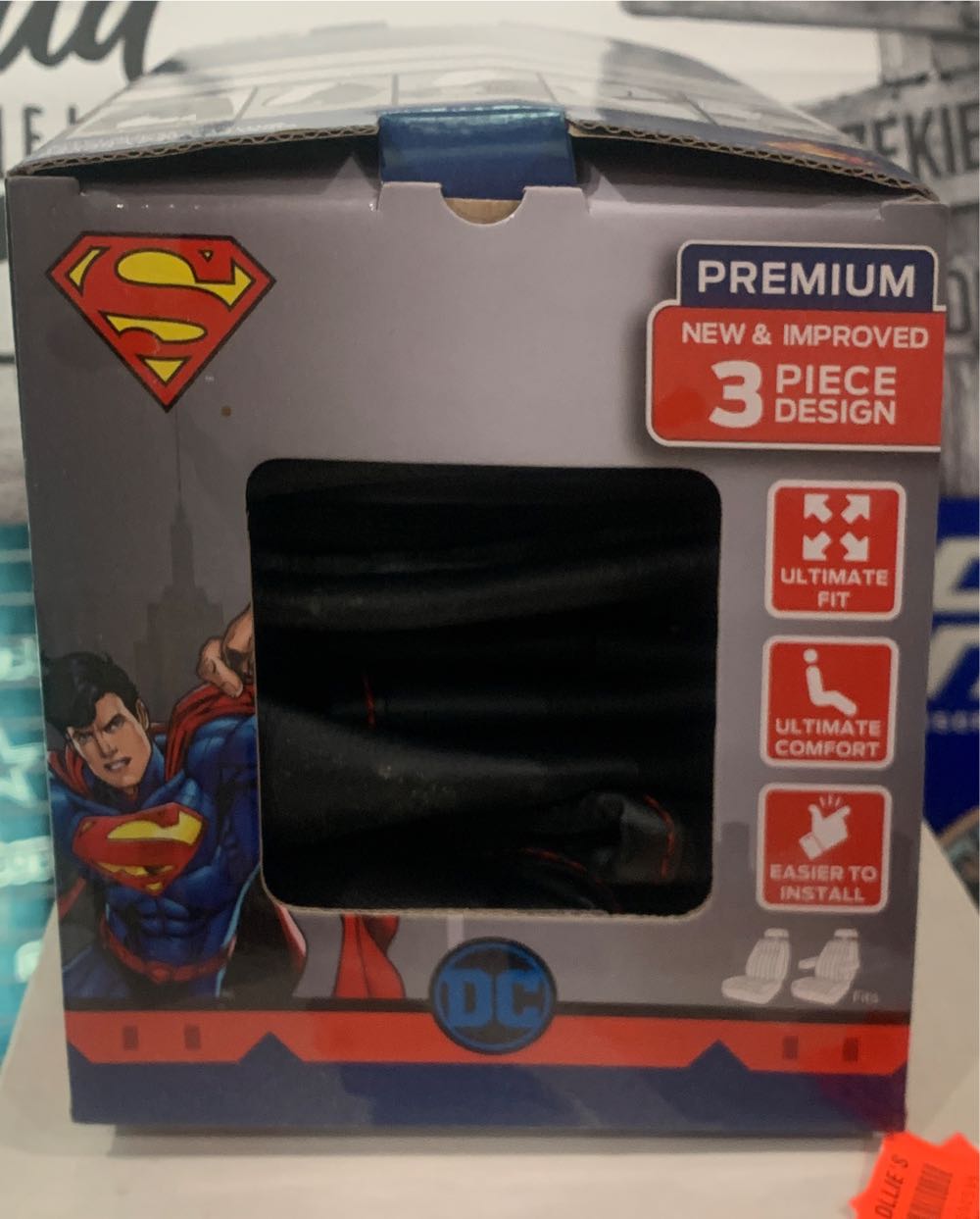 Superman  action figure collectible [Barcode 081134186778] - Main Image 2