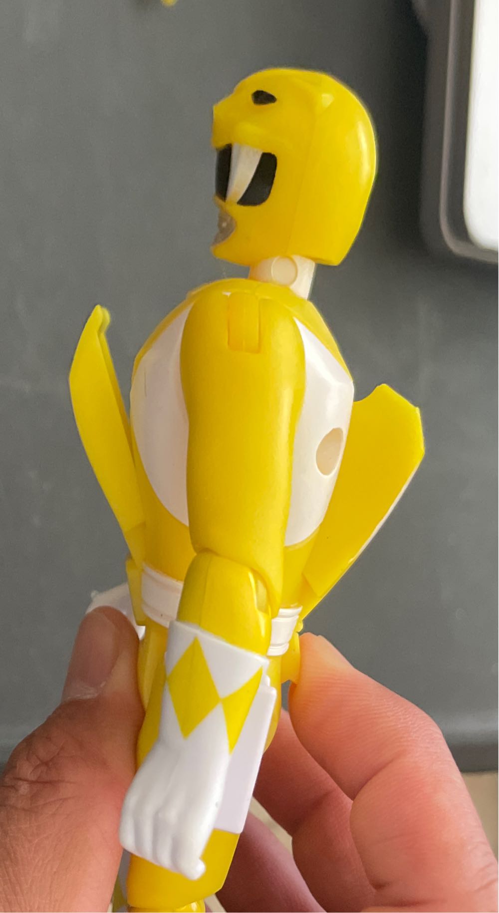 MMPR Yellow Ranger - Hasbro action figure collectible - Main Image 2