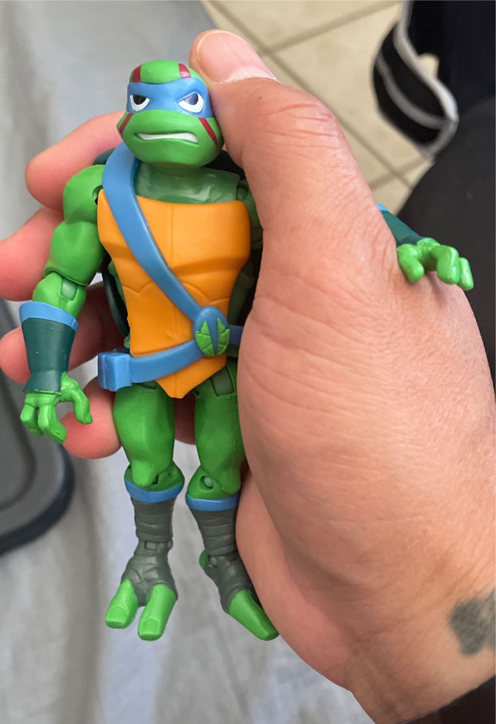 TMNT - Leonardo - Viacom action figure collectible - Main Image 3