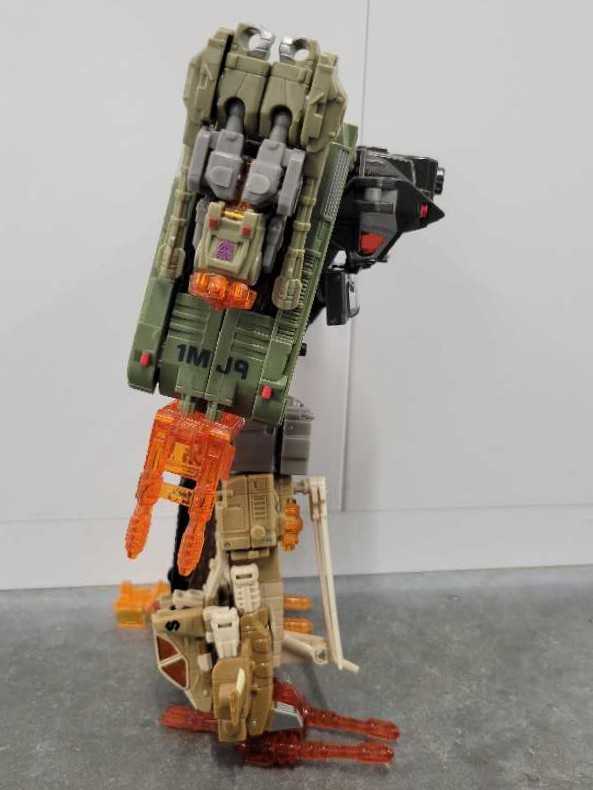 Bruticus Maximus - Hasbro (Revenge Of The Fallen) action figure collectible - Main Image 3