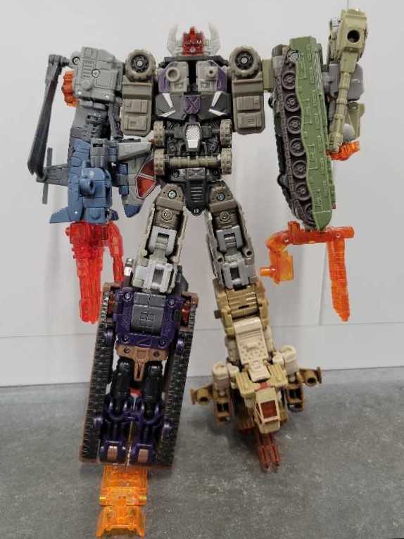 Bruticus Maximus - Hasbro (Revenge Of The Fallen) action figure collectible - Main Image 4