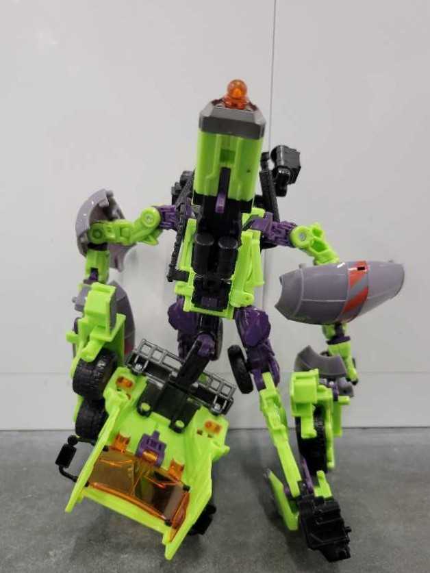 Mixmaster VS Hoist Back Road Brawl Toys"R"Us  - Hasbro (Revenge Of The Fallen) action figure collectible - Main Image 4