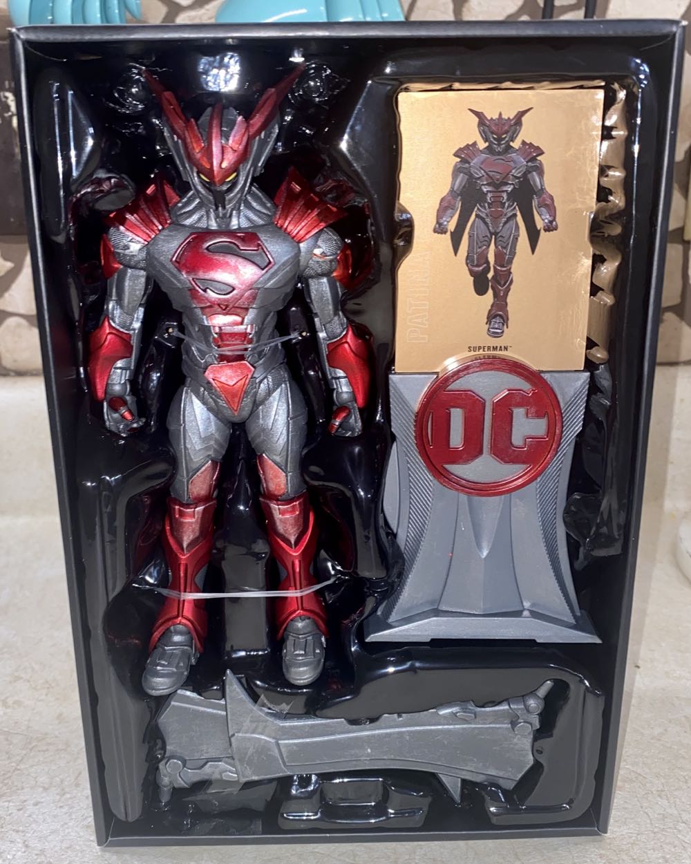 Superman Unchained Armor Platina DC Multiverse Superman Unchained Armor Patina Edition Gold Label Collection - McFarlane Toys (DC New 52) action figure collectible [Barcode 787926170511] - Main Image 4
