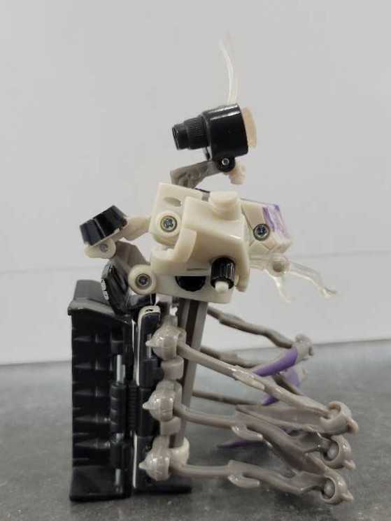 Scalpel Robot Mode - Hasbro (Revenge Of The Fallen) action figure collectible - Main Image 3