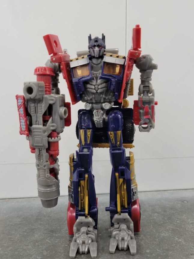 Optimus Prime Lunar Fire - Hasbro (Dark Of The Moon) action figure collectible - Main Image 2