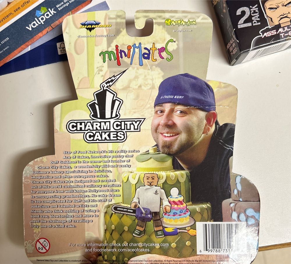 Charm City Cakes - Art Asylum / Diamond Select action figure collectible [Barcode 699788731161] - Main Image 2
