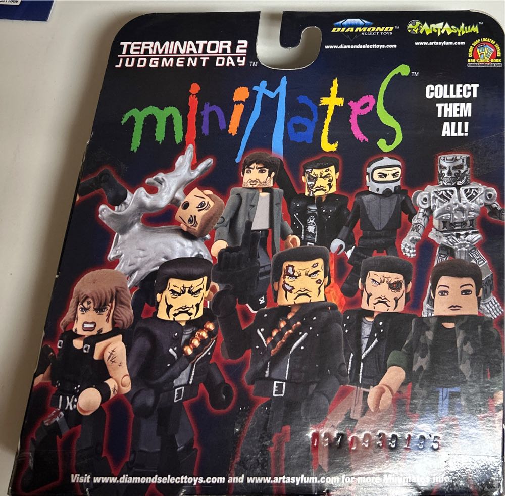 Terminator 2 - Art Asylum / Diamond Select action figure collectible [Barcode 699788000212] - Main Image 2