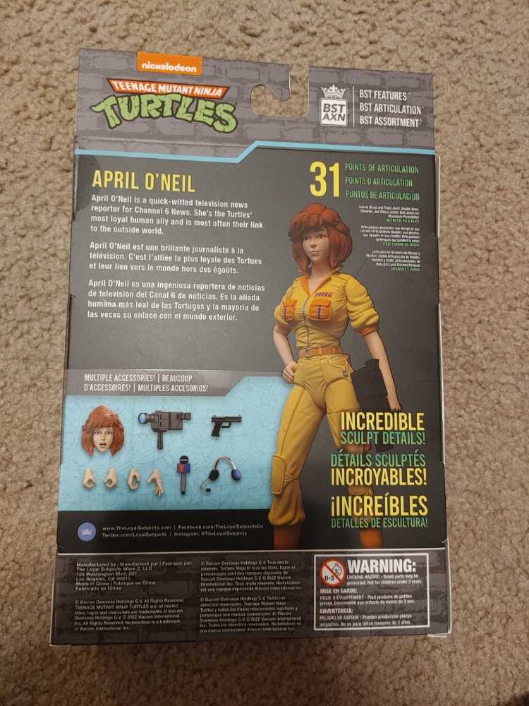 BST AXN April O’Neil - BXT AXN / Loyal Subjects action figure collectible [Barcode 145787000086] - Main Image 2