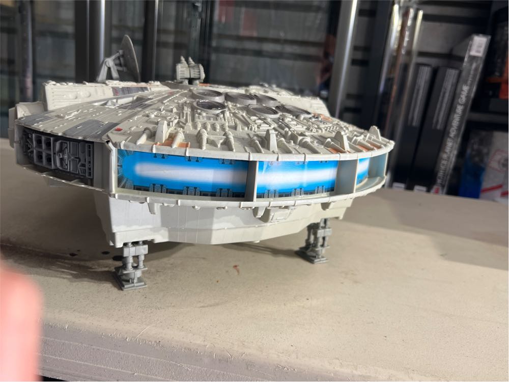 1995 Millenium Falcon Loose  action figure collectible - Main Image 2