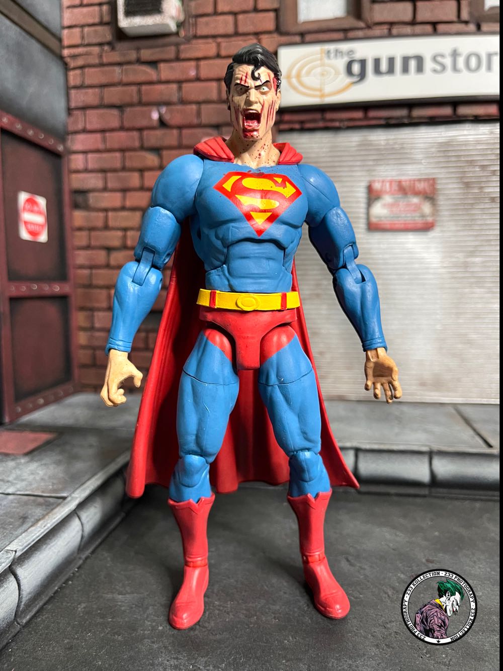 DC Direct Essentials Dceased (2022) (01x02) Superman - McFarlane Toys (DC Essentials Dceased) action figure collectible - Main Image 2
