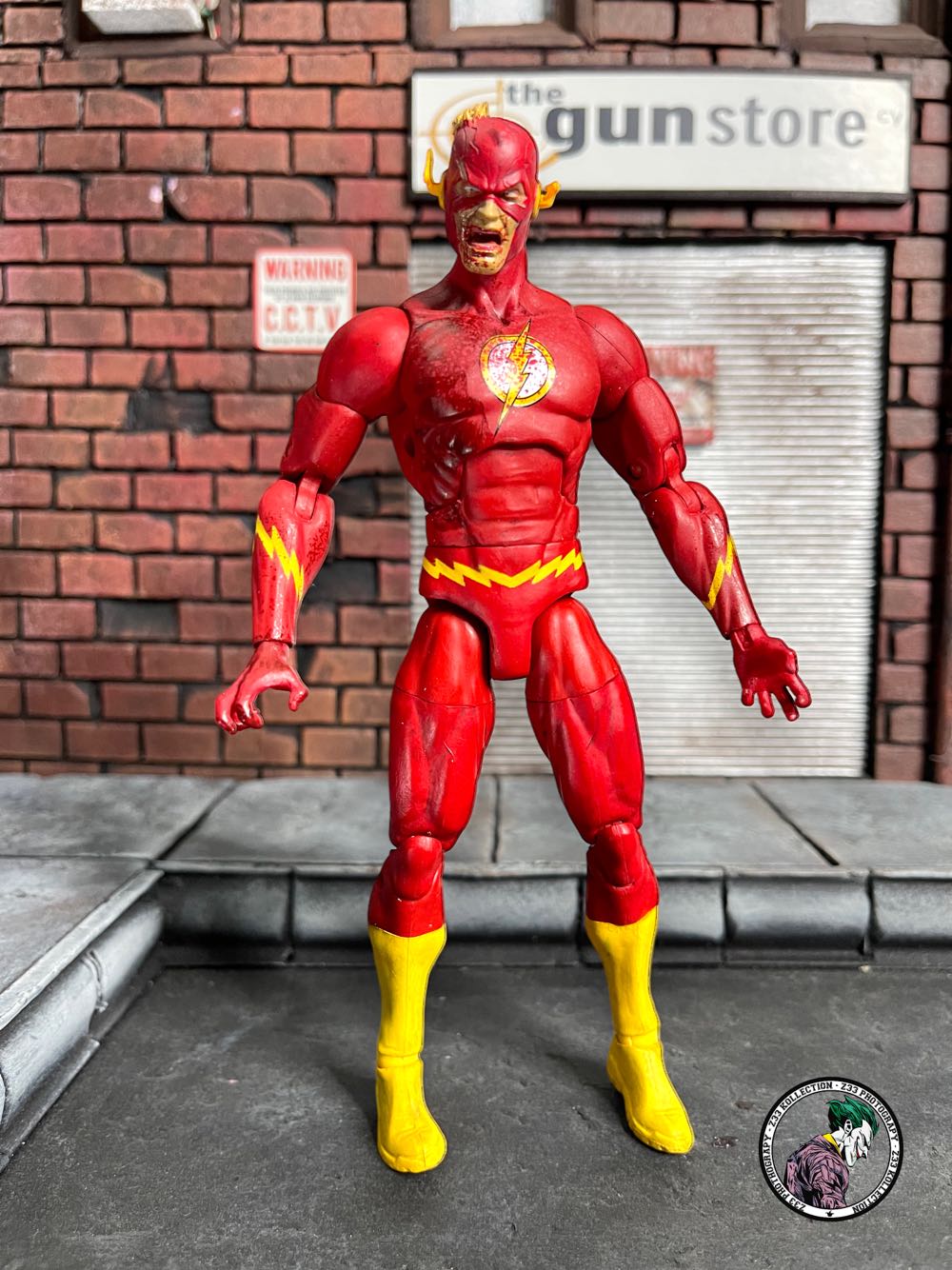 DC Direct Essentials Dceased (2022) (01x04) The Flash - McFarlane Toys (DC Essentials Dceased) action figure collectible - Main Image 2
