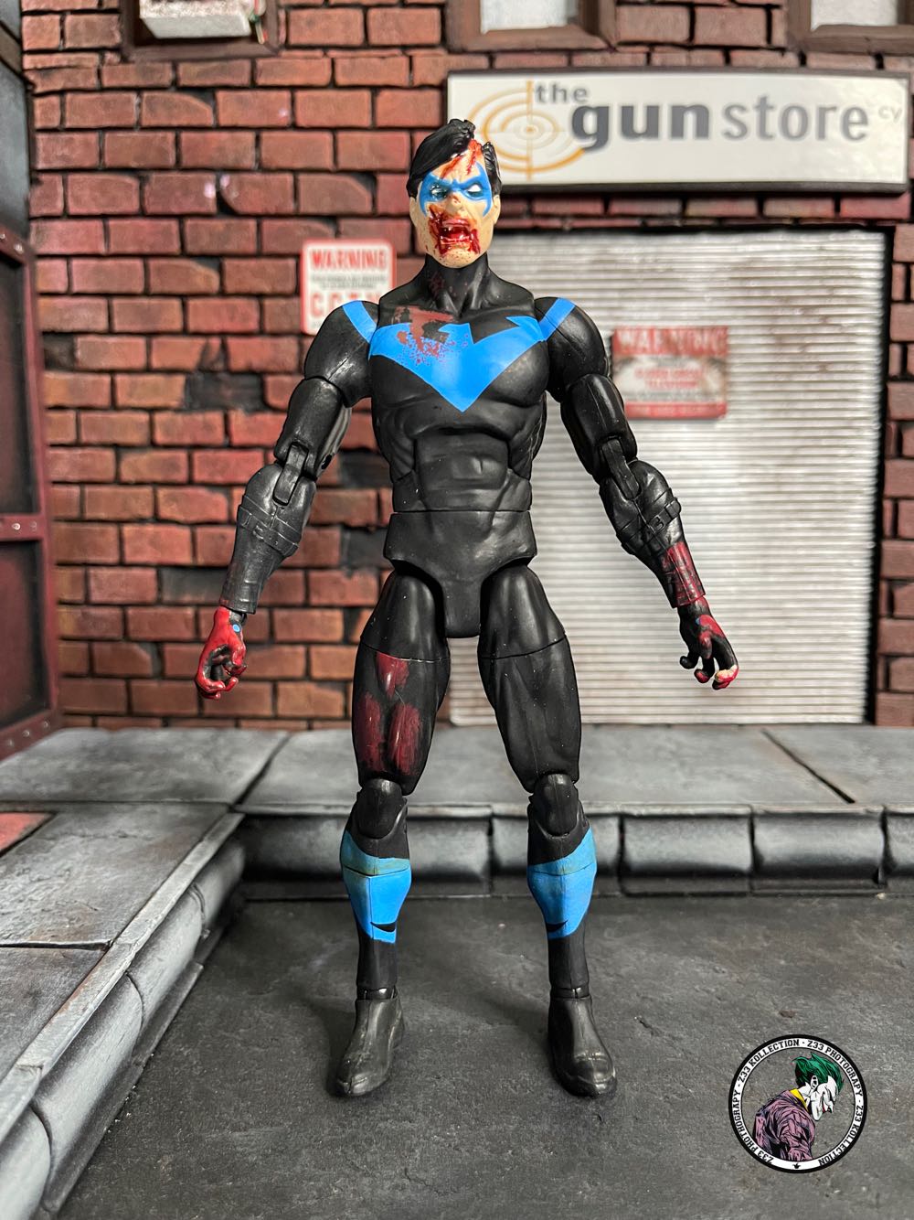 DC Direct Essentials Dceased (2022) (01x05) Nightwing - McFarlane Toys (DC Essentials Dceased) action figure collectible - Main Image 2