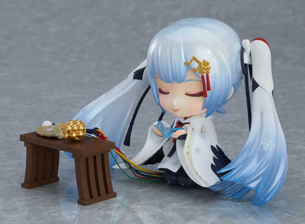 Snow Miku 2018: Crane Priestess Ver.  action figure collectible - Main Image 4