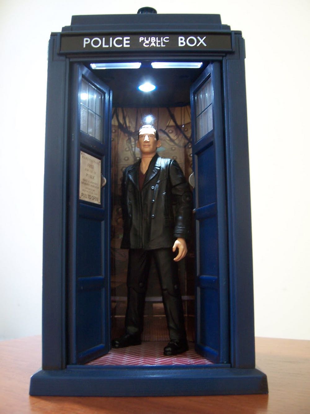 DC:  The Flash (Movie) Ultimate Figure Set - Amazon Exclusive