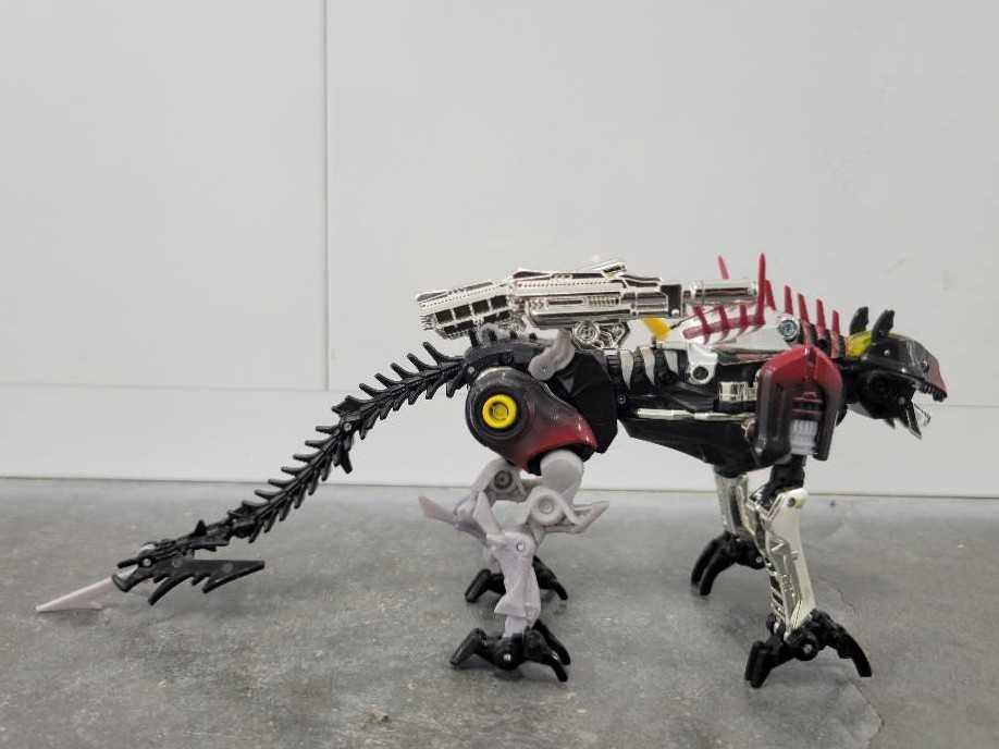 Ravage Recon Beast Mode - Hasbro (Revenge Of The Fallen) action figure collectible - Main Image 4