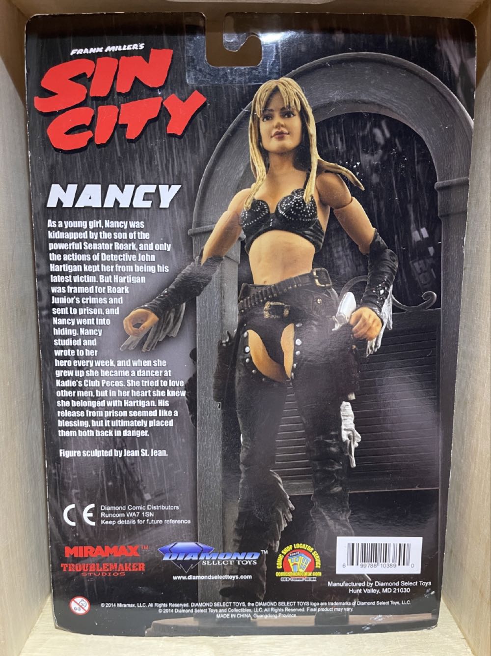 Sin City - Nancy Color - Diamond Select action figure collectible [Barcode 699788103890] - Main Image 2