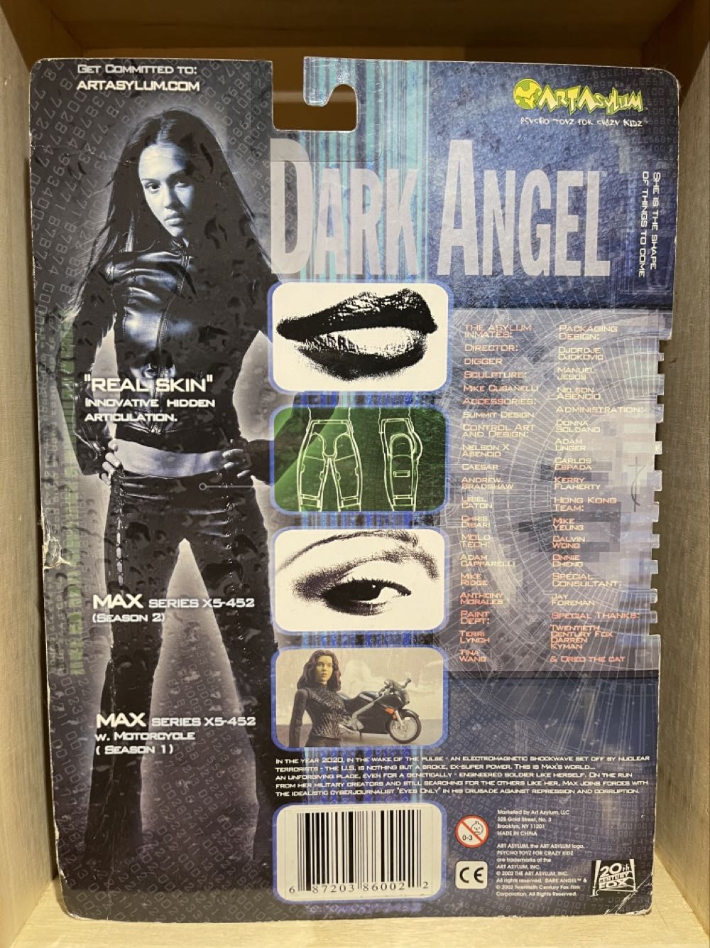 Dark Angel - Max - Art Asylum action figure collectible [Barcode 687203860022] - Main Image 2