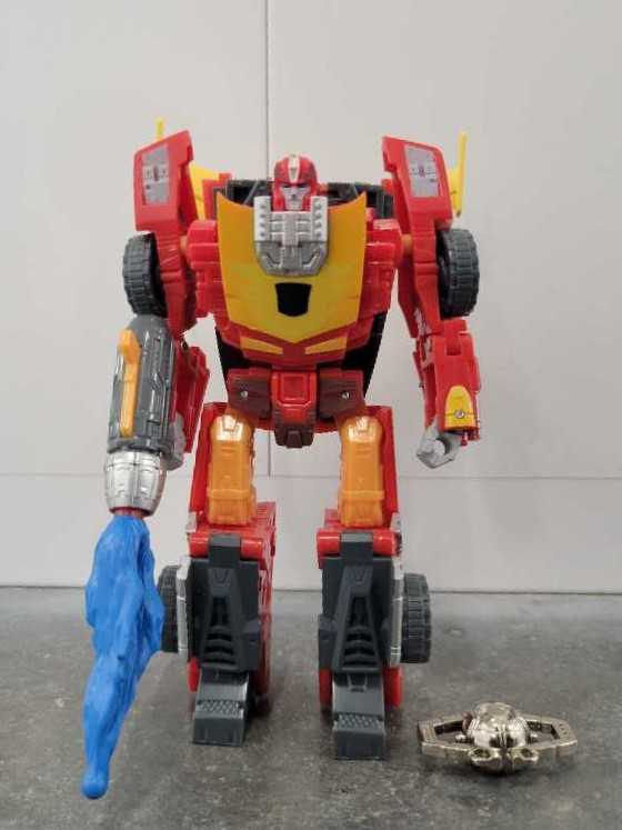 Rodimus Robot Mode And Cyclonus Battle In Space - Hasbro (Reveal The Shield) action figure collectible - Main Image 2
