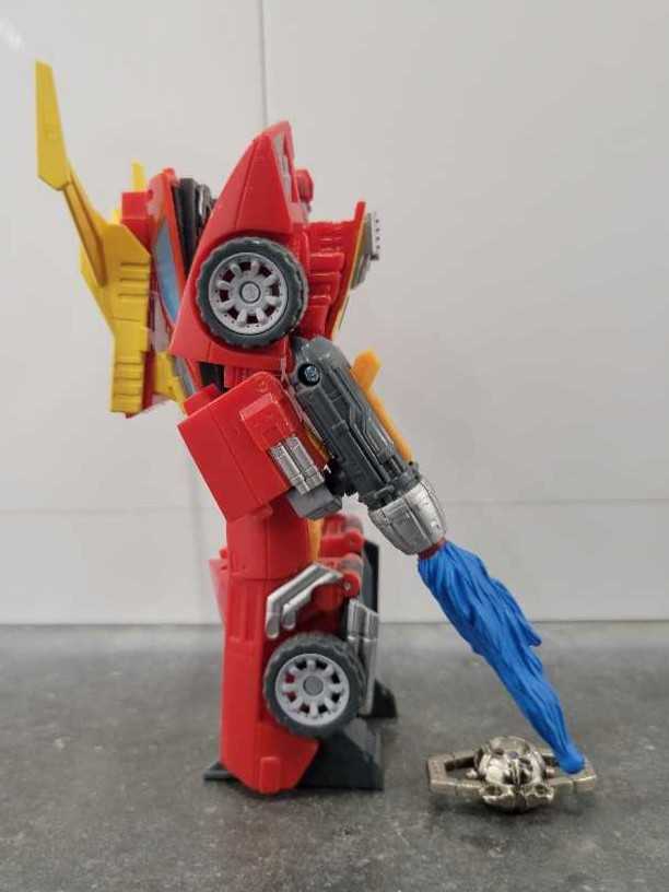 Rodimus Robot Mode And Cyclonus Battle In Space - Hasbro (Reveal The Shield) action figure collectible - Main Image 3