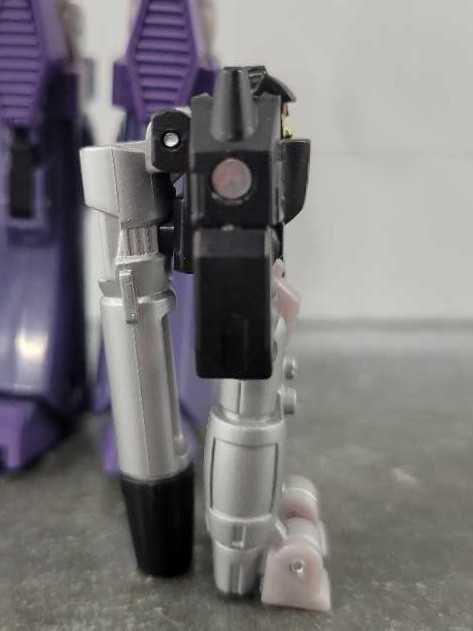 Nightstick With Cyclonus And Rodimus Battle In Space - Hasbro (Reveal The Shield) action figure collectible - Main Image 2