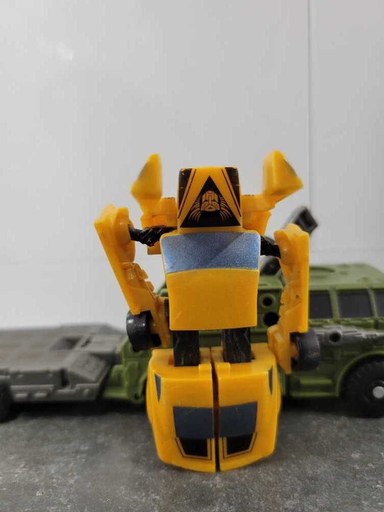 Bumblebee Mobile Battle Bunker Bumblebee Missing Parts - Hasbro (Dark Of The Moon) action figure collectible - Main Image 4
