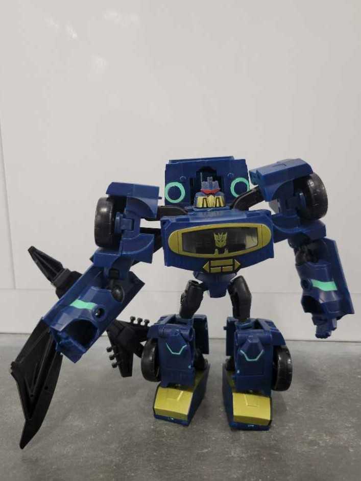 Soundwave With Laserbeak - Hasbro (Animated) action figure collectible - Main Image 2
