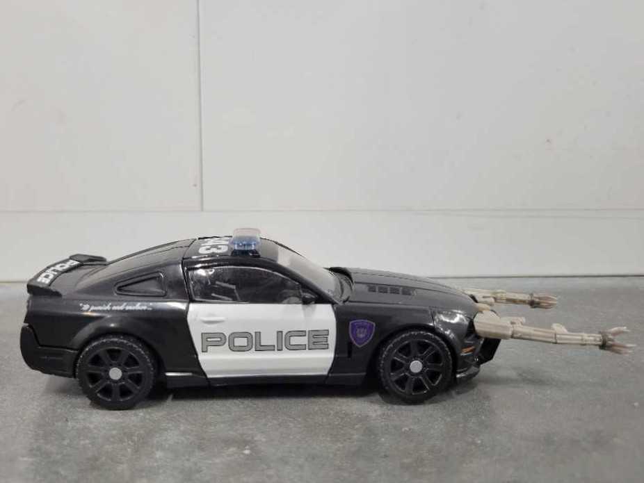 Barricade Interrogator - Hasbro (Revenge Of The Fallen) action figure collectible - Main Image 3