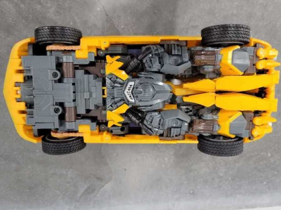 Bumblebee Battle Ops Vehicle Mode - Hasbro (Hunt For The Decepticons) action figure collectible - Main Image 4