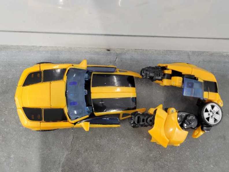 Bumblebee N.E.S.T  - Hasbro (Revenge Of The Fallen) action figure collectible - Main Image 2