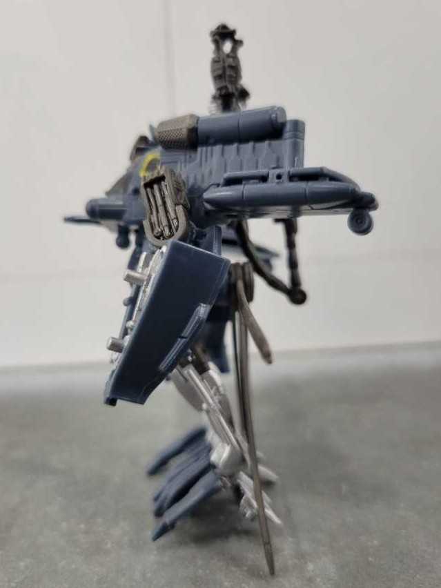 Blackout With Scorponok Cyberverse Robot Mode - Hasbro (Dark Of The Moon) action figure collectible - Main Image 4