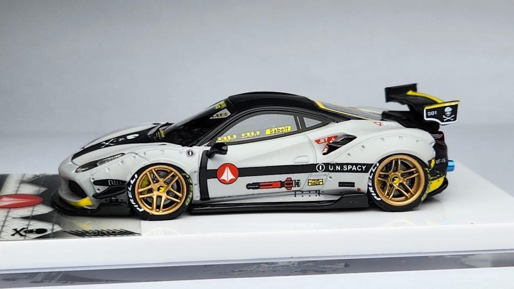 Ferrari 488 GTB Macross VF-1S Yellow LB Performance. VL03B24. 1 of 50 pcs. - Veloce (Macross) action figure collectible [Barcode 4891295386513] - Main Image 3