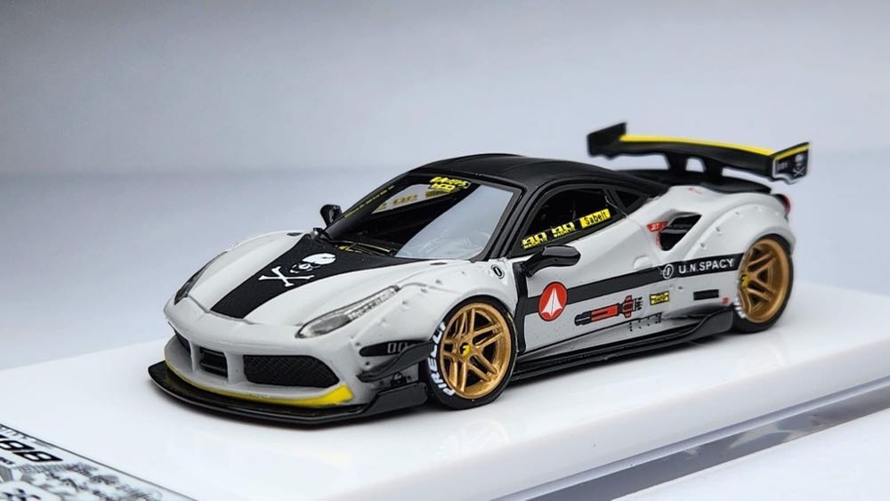 Ferrari 488 GTB Macross VF-1S Yellow LB Performance. VL03B24. 1 of 50 pcs. - Veloce (Macross) action figure collectible [Barcode 4891295386513] - Main Image 4